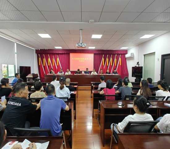 乌当区人社局开展就业创业业务指导培训