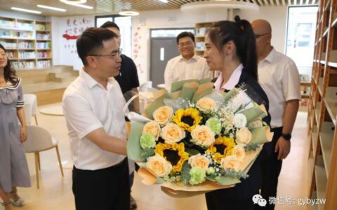 区政府主要负责同志率队走访慰问一线教师代表