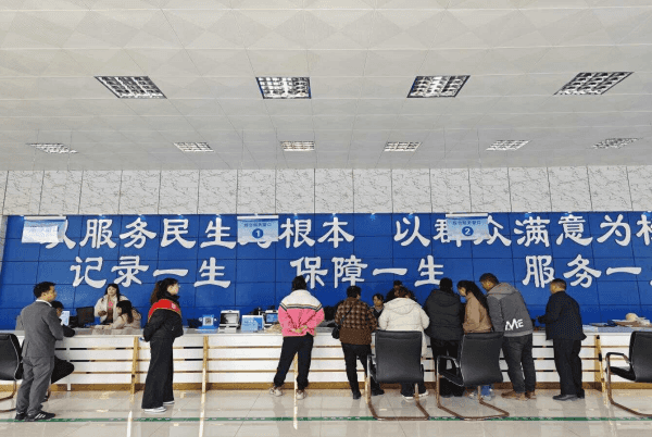 政务服务聚点成面　旅居产业串珠成链