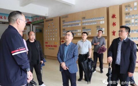 区政府主要负责同志调研检查2023年高考考点准备情况