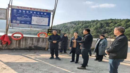 乌当区区级河长马晶开展巡河巡查 共同守护河道生态