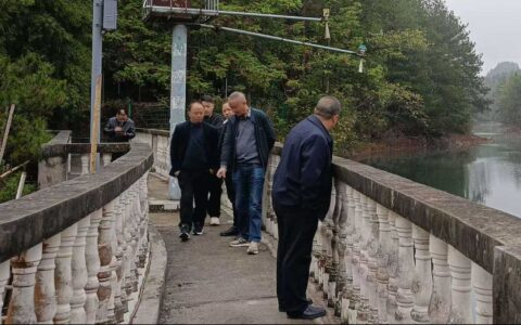 部门牵头抓巡河  齐心协力共推进 ——乌当区退役军人事务局会同区民政局、羊昌镇政府开展巡河工作