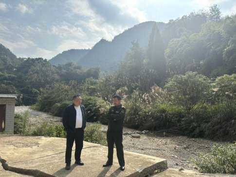 乌当区审计局到百宜镇、下坝镇 开展巡河巡林工作