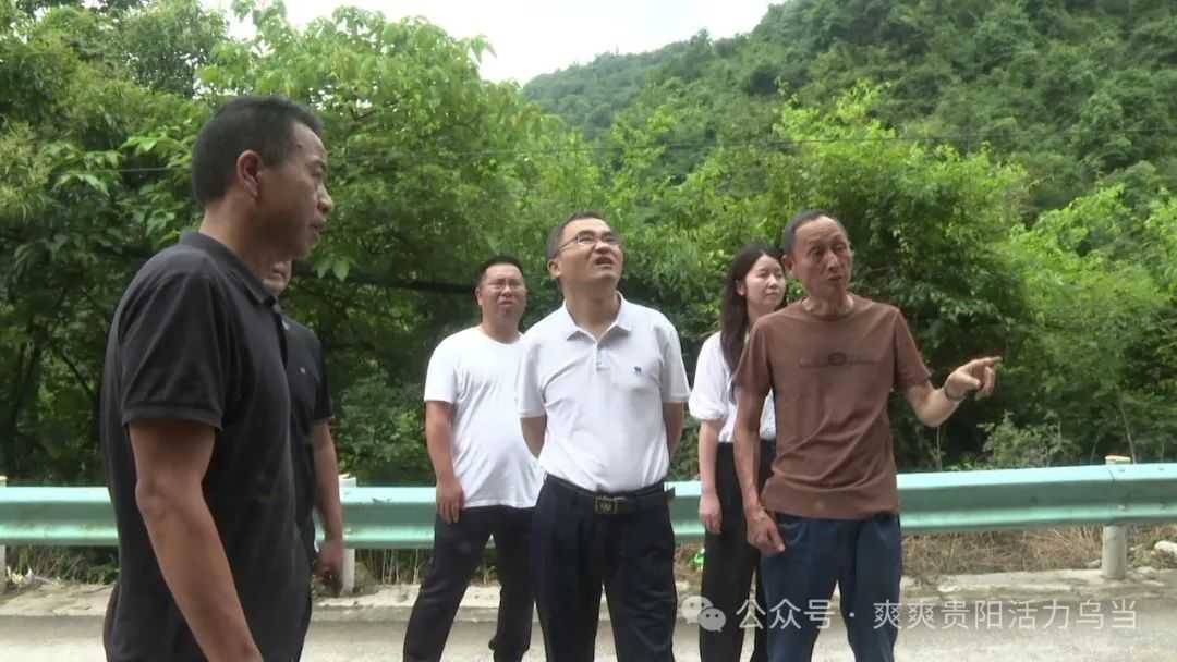 艾疆调研指导水毁公路抢险保通工作