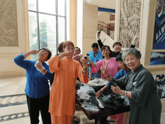图片2.png 我们的节日·端午节“温情粽聚·情暖端午”