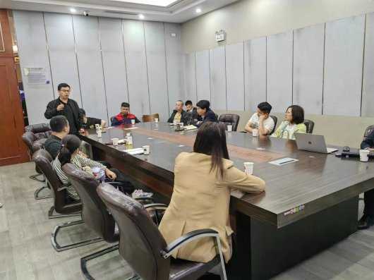 乌当区司法局开展“优化法治化营商环境          暨送法进企业”活动