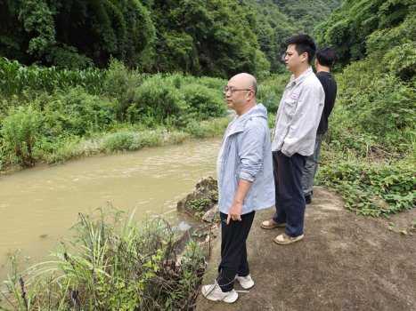 乌当区审计局到百宜镇、下坝镇开展2026年第二季度巡河巡林工作