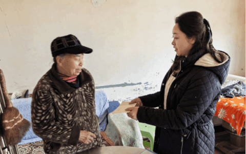 观山湖区审计局节前走访慰问困难群众