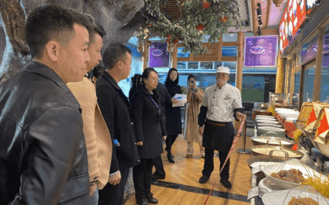 观山湖区组织辖区农村集体聚餐厨师 到银项圈明厨亮灶基地参观学习