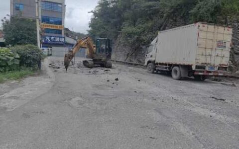 【集中整治·为民办实事】“烦心路”变“顺心路”