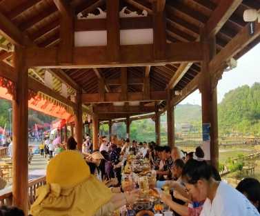 再现“人从众” 翁井“三月三”累计迎客突破4万人次