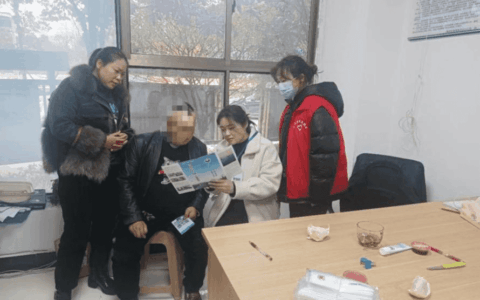 “平安关爱”在行动  多方协作暖人心 — 云潭街道开展社区戒毒人员平安关爱走访活动