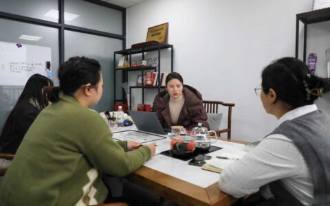 观山湖区大数据企业：拉满“能量条” 打赢年度“收官战”