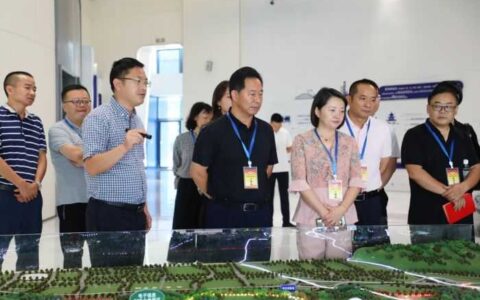 观山湖区政协常委会议专题视察协商工业园区运营管理情况