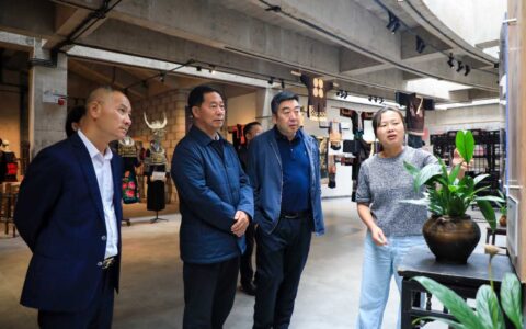 观山湖区政协开展书香政协之乡村文化讲堂暨文化艺术体育界联系界别群众活动