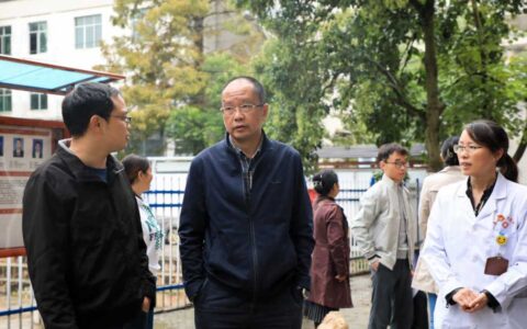 邱斌到朱昌镇开展代表建议督办工作