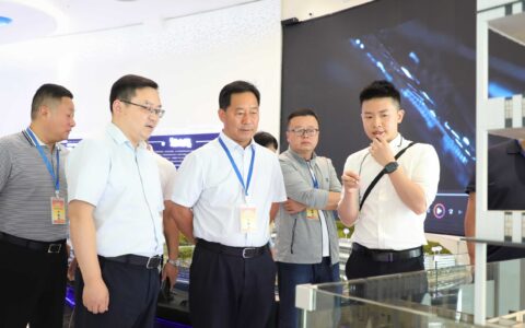 观山湖区政协常委会议专题视察协商“工业园区招商及项目落地建设情况”