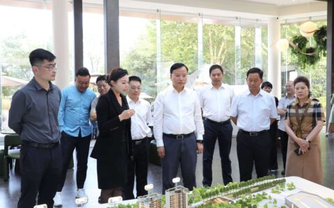 石邦林调研全市房地产业发展并主持召开座谈会