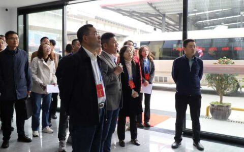 观山湖区人大常委会视察全区物流体系建设情况