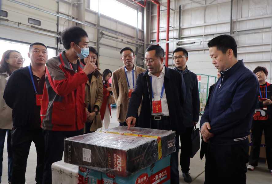 观山湖区人大常委会视察全区物流体系建设情况
