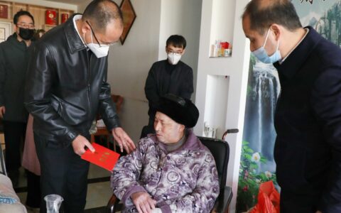 邱斌开展春节慰问活动并督导检查观山街道农村（社区）疫情防控工作