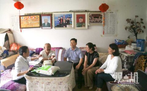 刘光祥走访慰问困难党员、退伍老兵