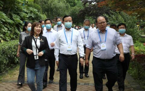 市政协主席会议视察“打好垃圾分类攻坚战”情况