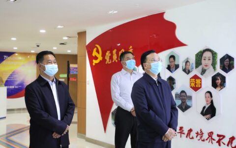 石邦林到观山湖区城市基层党建工作联系点调研