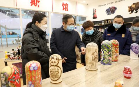 李波检查节前安全生产、节日保供及疫情防控工作