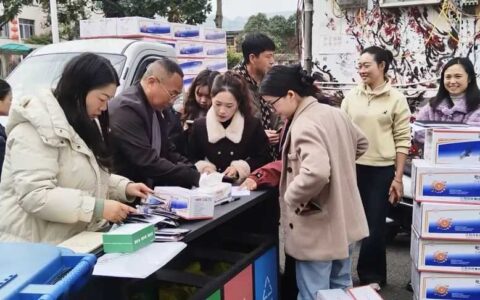 清镇市农业农村局向乡镇捐赠120万油菜病虫防控物资