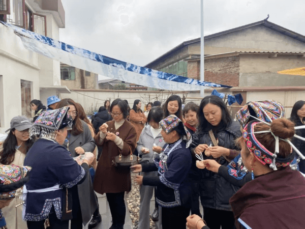 贵州省民宗委到平原哨村调研民族文化助力乡村振兴工作