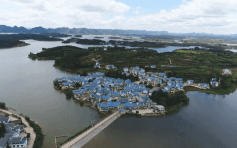清镇市右二村：生态与发展共舞，乡村新貌引关注