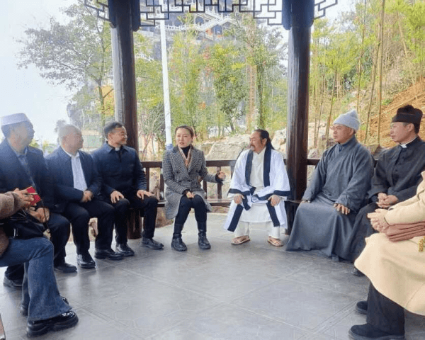 1.png 唐庶佳对全市各宗教团体负责人开展安全生产及相关工作谈心谈话
