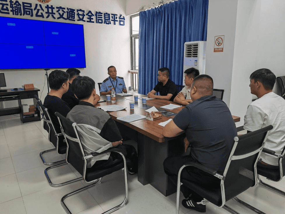 筑牢理想信念  落实业务培训