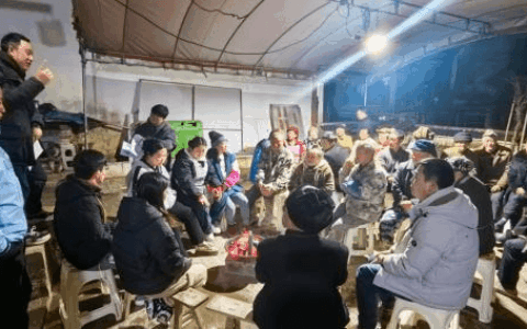 清镇市小坡村：坝坝会上聚共识 群策群力促振兴