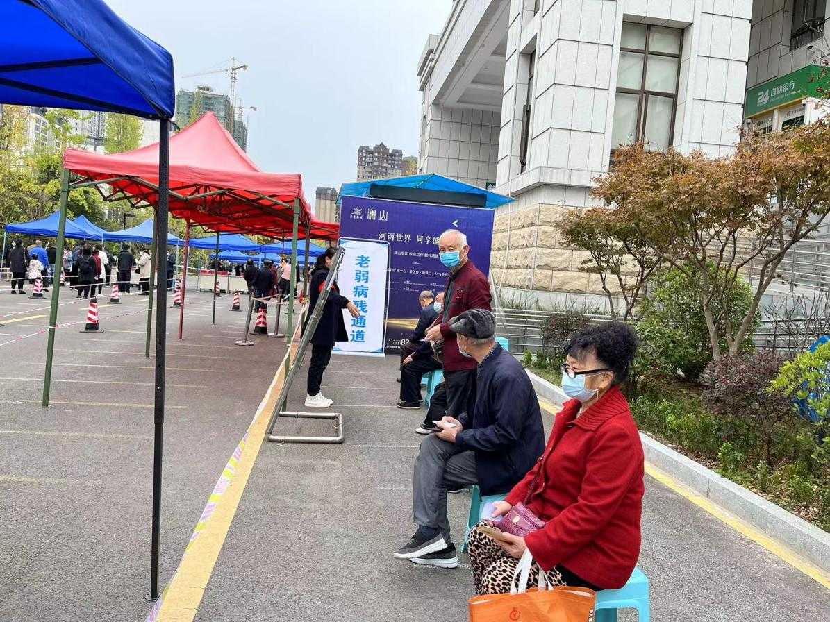 清镇市政务服务中心关心关爱特殊群体 开通优先政务服务