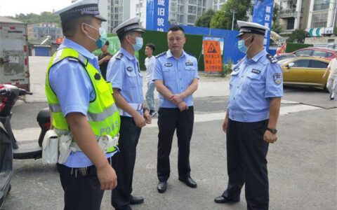 吴器宇同志到辖区交通安全检查点指导工作