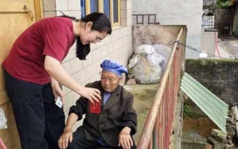 清镇市流长苗族乡：暖心敲门送服务 养老认证暖人心