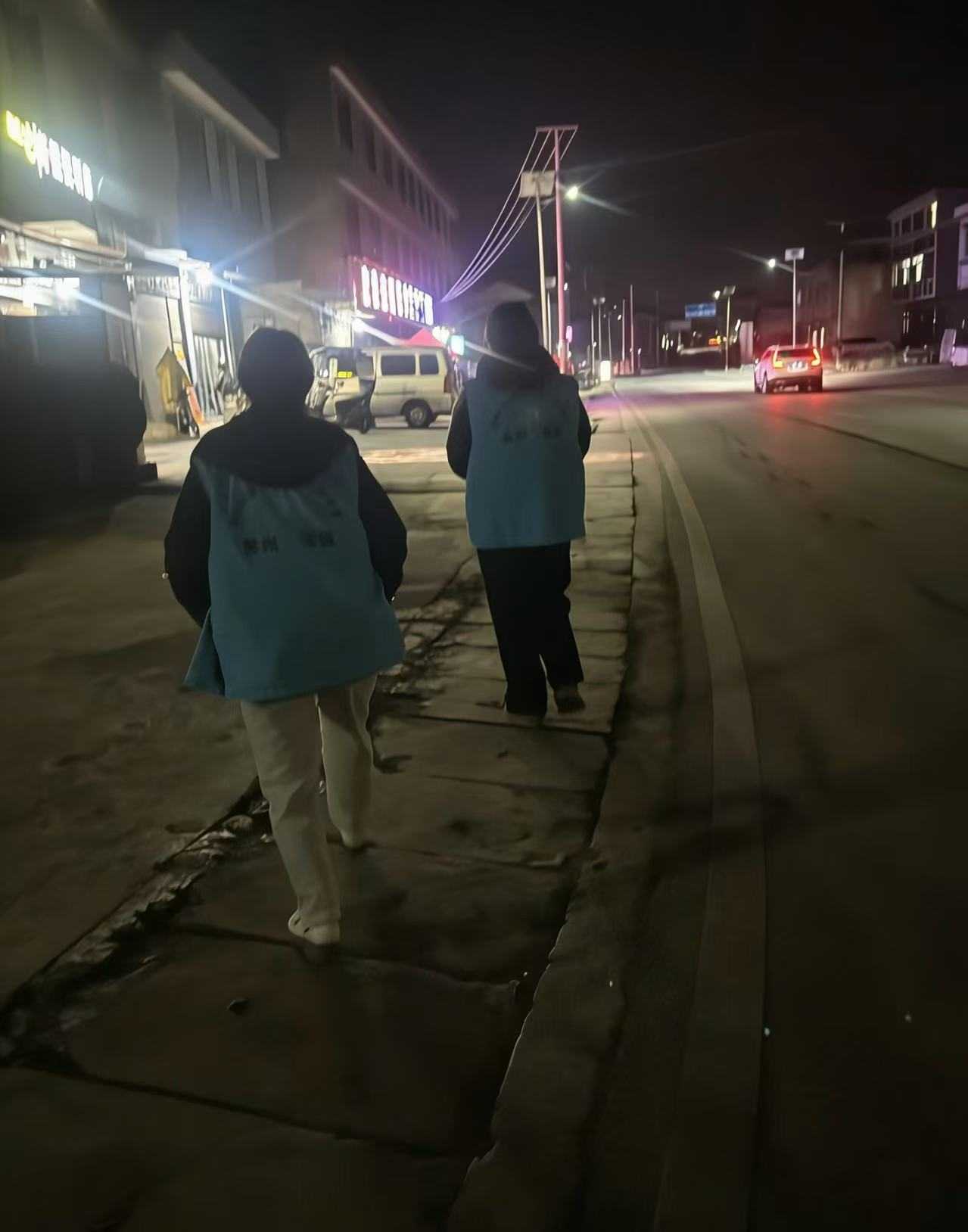 微光聚炬护长夜！清镇站街镇邻里“守夜人”让平安不打烊