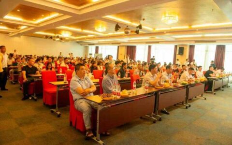 清镇市200余人参加家禽养殖安全生产及家禽产品质量提升培训会