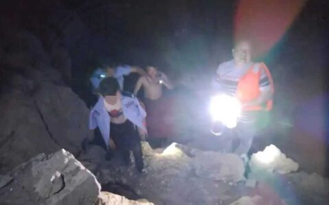 夜晚河边有人呼救 清镇市流长派出所快速救人