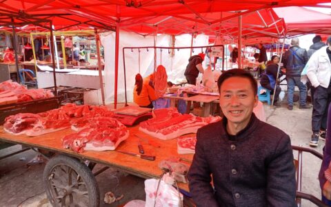 村宴吃出人间暖 炊烟道尽万家兴