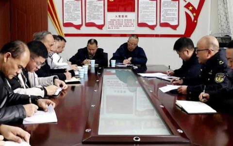 清镇市：强化巡游出租车管理 让文明“驶”入人心