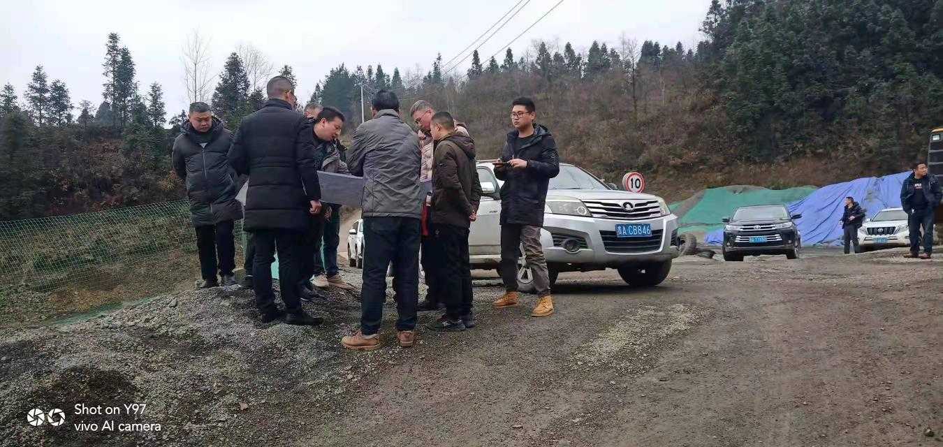 流长苗族乡新修公路让集镇不通高速即将成为历史