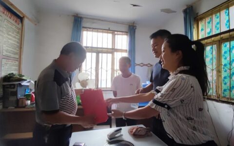 欢送老同志 再踏新征程 ——红枫湖镇为光荣退休老同志举行欢送仪式