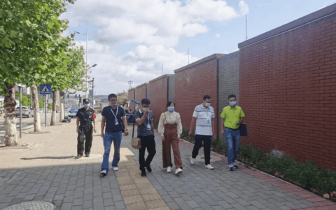 清镇市巢凤街道开展校园周边环境整治