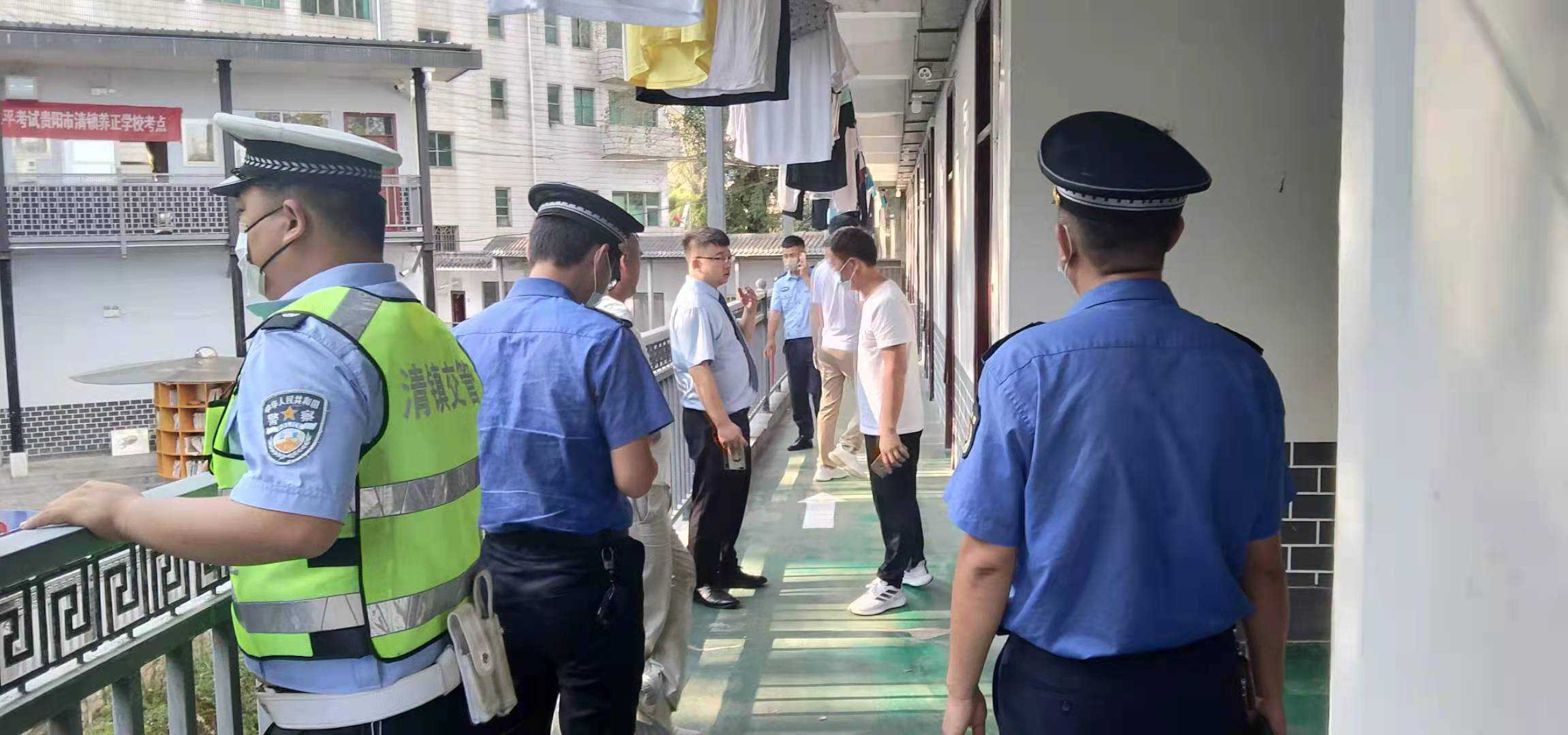 红枫湖镇开展校园及周边环境综合整治活动