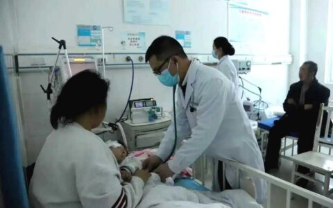 坚守“医”线，他们用敬业守护群众健康