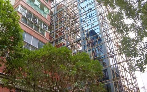 惠民工程落地开花 10万元补贴撬动“一键直达” ——修文县部分老旧小区加装电梯