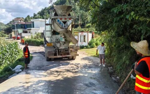 修文县集中维修养护农村“组组通”硬化路74条